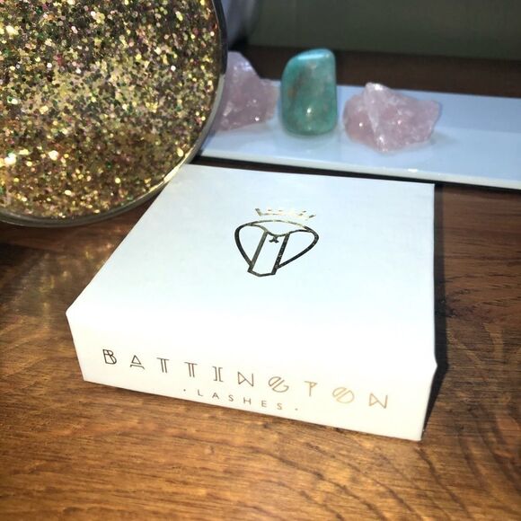 BATTINGTON• lashes - Picture 2 of 2